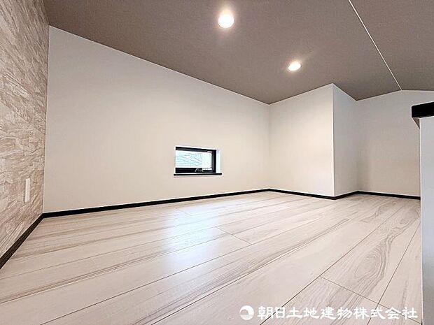 <ロフト>ダイニング上部はロフトになっていて、季節品などを仕舞っておくことができます