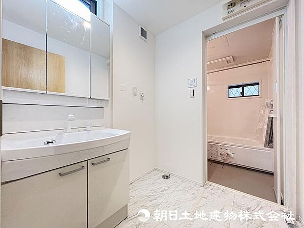 ＜洗面室＞1階に洗面室＆浴室があります。