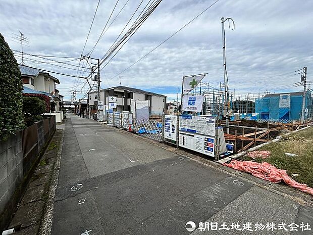 <現地>駅徒歩圏内の静かな住宅地に立地しています。
