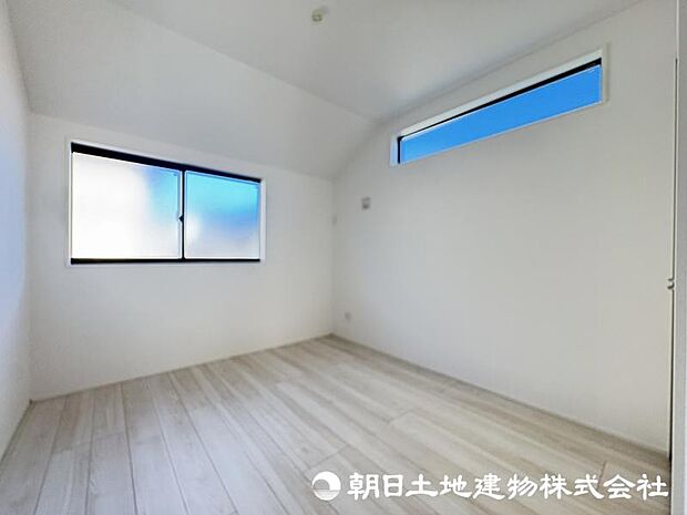 <洋室>2階に4部屋の洋室がありますので、お子様のお部屋も用意できます。