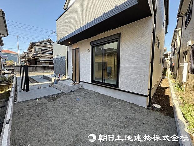 <お庭>お子様が遊べるお庭も魅力です。