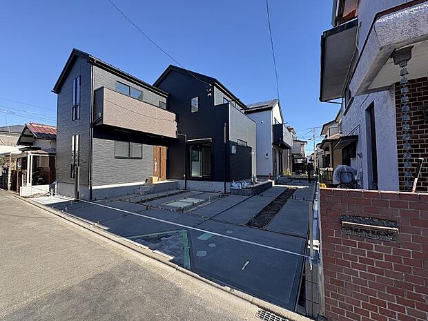 <外観>静かな住宅地内でスーパーやコンビニも近くお買い物も便利です。