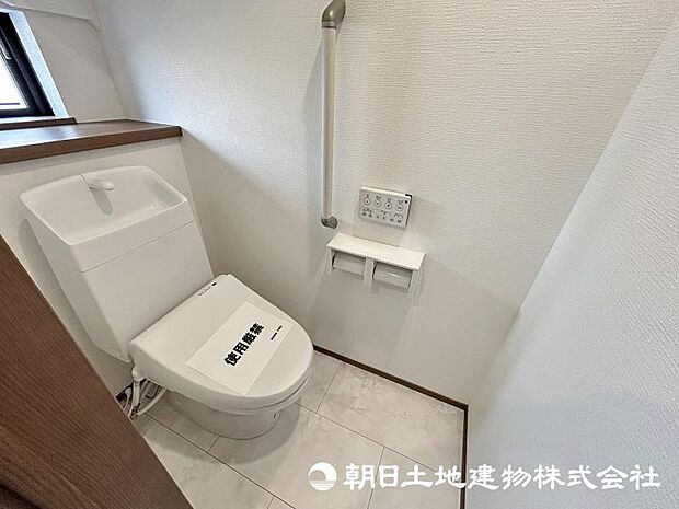 <トイレ>1階2階ウォッシュレット付きトイレです。
