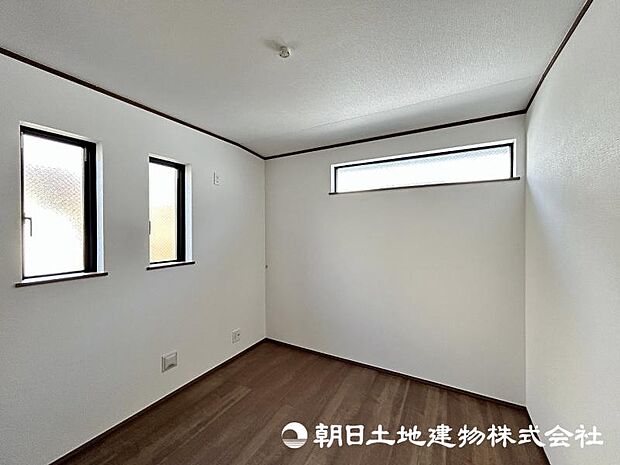 <洋室>2階に3部屋の洋室と納戸がありお子様のお部屋も用意できます。