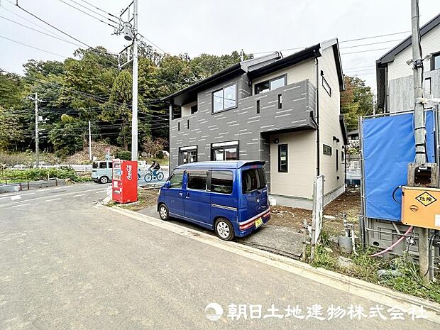 <現地>リビングエアコン1台と全居室照明付きです。