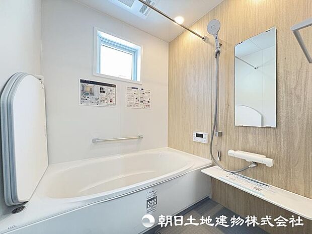 ＜浴室＞1坪タイプの広いユニットバスで、ゆっくりとバスタイムをお過ごしいただけます。