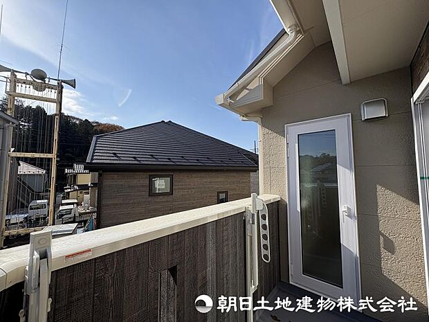 ＜バルコニー＞南向きで陽当たり良好です。