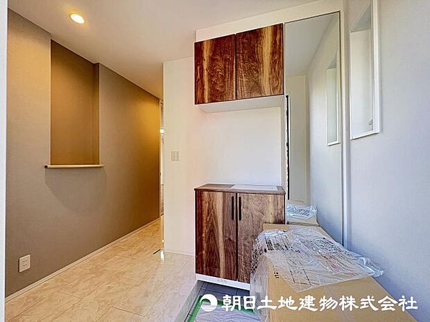 <玄関>靴をすっきりと整理整頓できるシューズボックスも便利です。