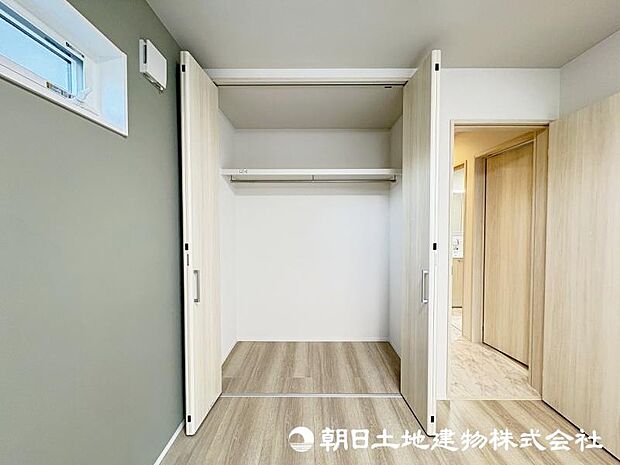 ＜収納＞各洋室にクローゼットがありますので、お洋服をすっきりと収納できます。