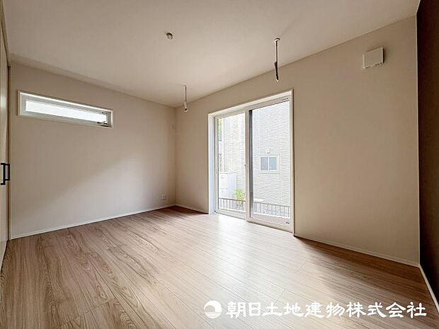 ＜主寝室＞2面採光の明るい主寝室7帖でゆっくりとお過ごしいただけます。