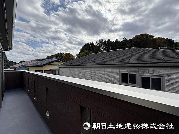 ＜バルコニー＞南西向きで陽当たり良好です。