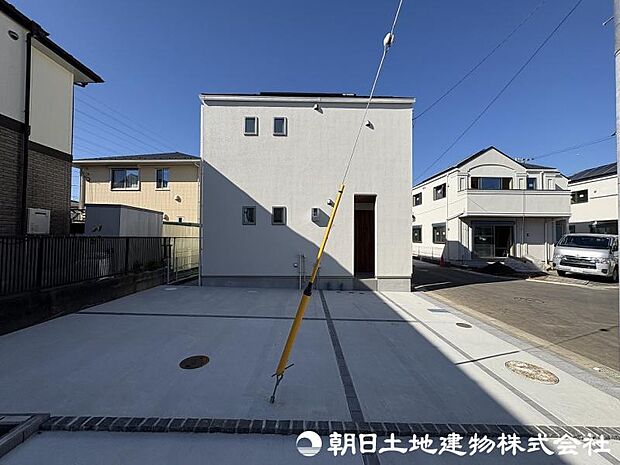 ＜カースペース＞広々としている土地42坪でカースペース並列2台駐車可能です。