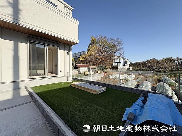 ＜お庭＞小さいお子様が遊べるお庭も魅力です。