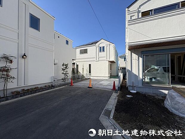 ＜外観＞全9棟開発分譲地内の綺麗な街並みとなっています。
