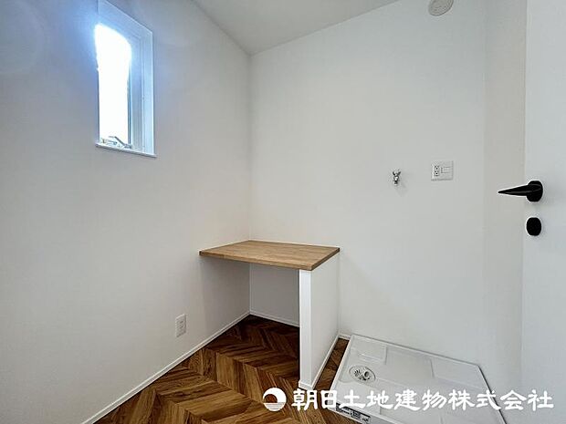 <ランドリースペース完成予想イメージパース>広いランドリーでゆったりとお洗濯物ができます。