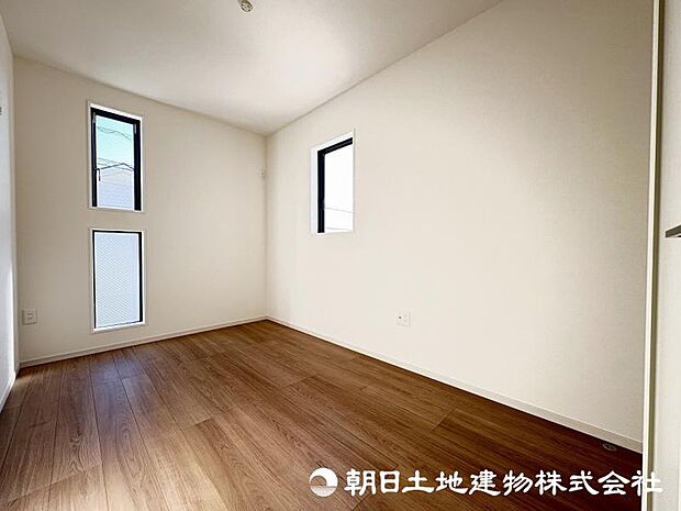 <洋室>2階に3部屋の洋室がありますので、お子様のお部屋も用意できます。