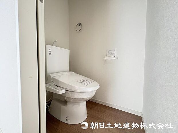 <トイレ>1階2階ウォッシュレット付きトイレです。
