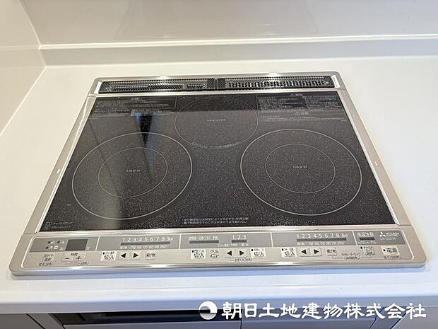 <キッチン>ガスを使わないIHクッキングヒーター付です。