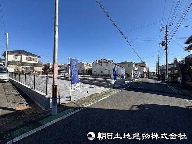 <現地>現地と一緒にモデルハウスのご見学も可能です。