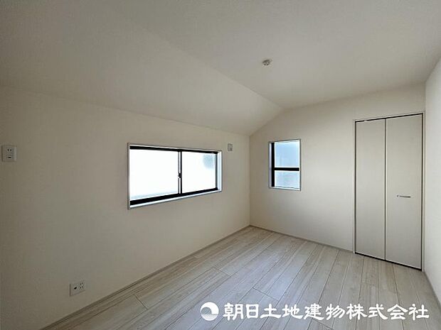 <洋室>2階に3部屋の洋室がありますので、お子様のお部屋も用意できます。