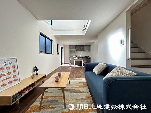 ＜リビング＞広々としているＬＤＫ17.8帖です。（家具ディスプレイ）