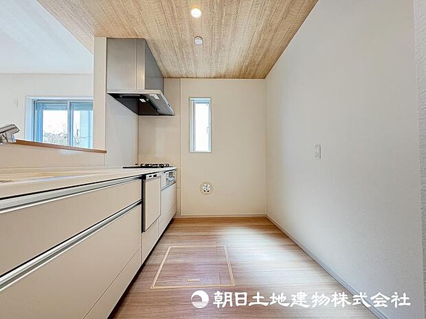 <キッチン>奥様に人気のビルトイン食器洗浄機付です。