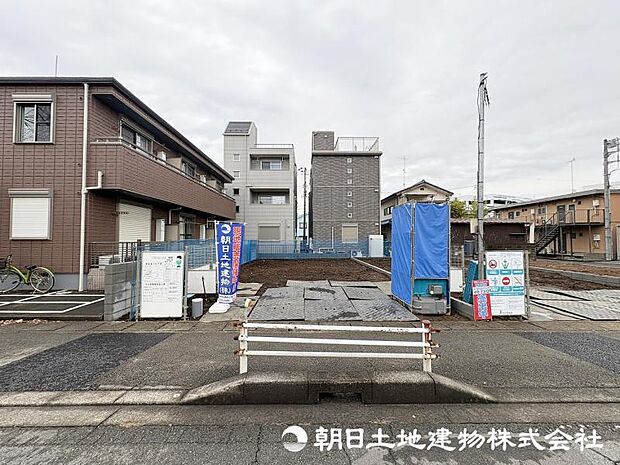 ＜現地＞パントリーやウォークインクローゼット等の収納が豊富です。