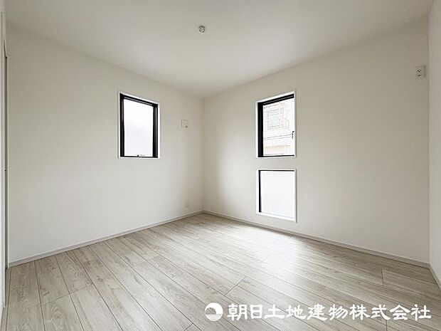 <洋室>2階に4部屋の洋室がありますので、お子様のお部屋も用意できます。