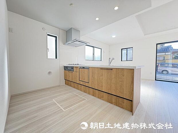 <キッチン>奥様に人気のビルトイン食器洗浄機付です。