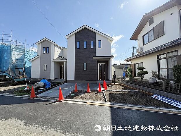 <外観>交通量の少ない住宅地内に立地していますので小さいお子様も安心です。