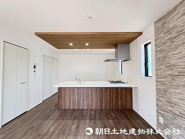 <キッチン>お料理好きの奥様に喜んでいただけるオープンキッチンです。