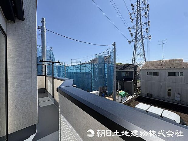 <バルコニー>南向きで陽当たり良好です。