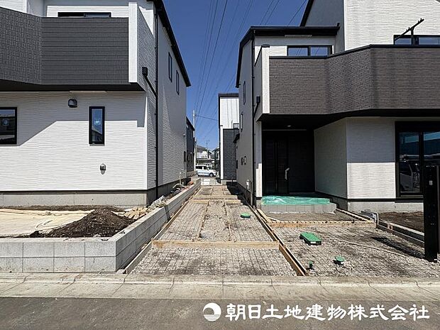 <カースペース>カースペースには車2台駐車可能です。