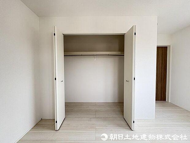 ＜収納＞各洋室にはクローゼットかウォークインクローゼット付です。