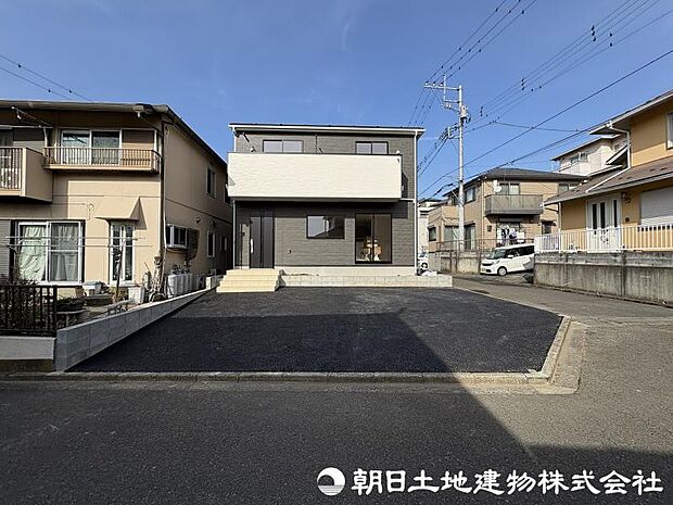 ＜カースペース＞車並列3台駐車可能です。