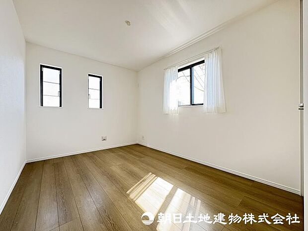 <洋室>2階に4部屋の洋室がありますので、お子様のお部屋も用意できます。