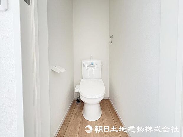 <トイレ>1階2階ウォッシュレット付きトイレです。
