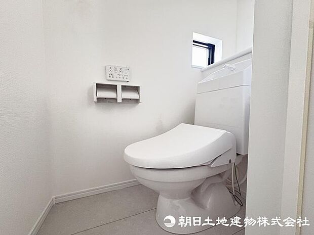 <トイレ>1階2階ウォッシュレット付きトイレです。