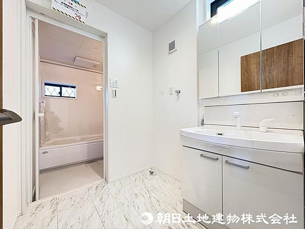 ＜洗面室＞1階に水回りが集中している使いやすい間取りです。