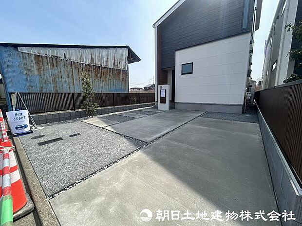 <カースペース>車並列2台駐車可能です。