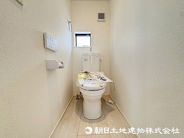 <トイレ>1階2階ウォッシュレット付きトイレです。