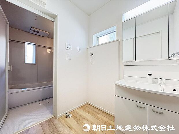 ＜洗面室＞1階に水回りが集中している使いやすい間取りです。