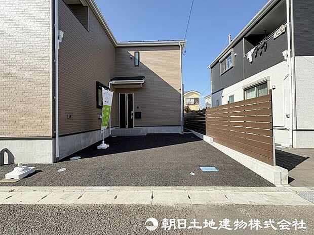 ＜カースペース＞車並列2台駐車可能です。（車種による）