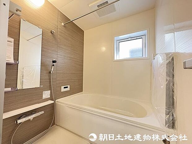 ＜浴室＞1坪タイプの広いユニットバスです。
