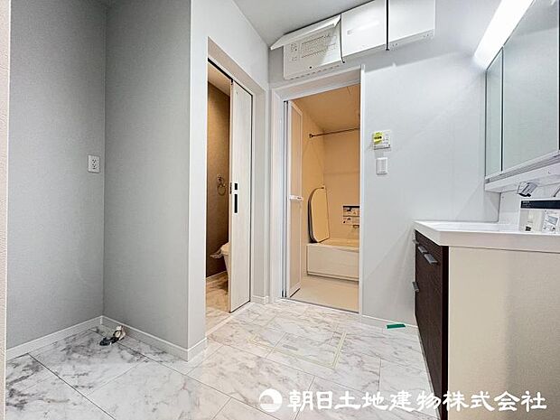 ＜洗面室＞1階に洗面室＆浴室がありますので帰ってすぐに手を洗えます。