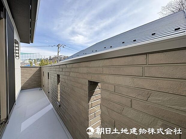 <バルコニー>南向きで陽当たり良好です。