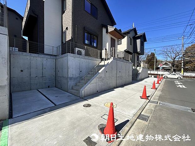 <カースペース>車2台駐車可能です。