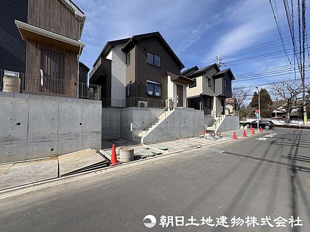 ＜外観＞リビング省エネエアコン1台と全居室照明付きです。