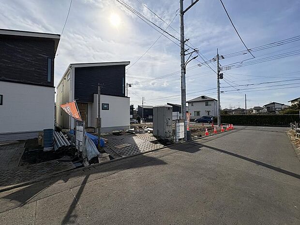 ＜現地＞「町田市木曽西」の緑豊かな住環境です。