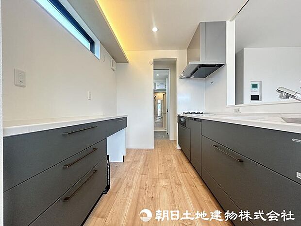 <キッチン>奥様に人気のカップボード&ビルトイン食器洗浄機付です。